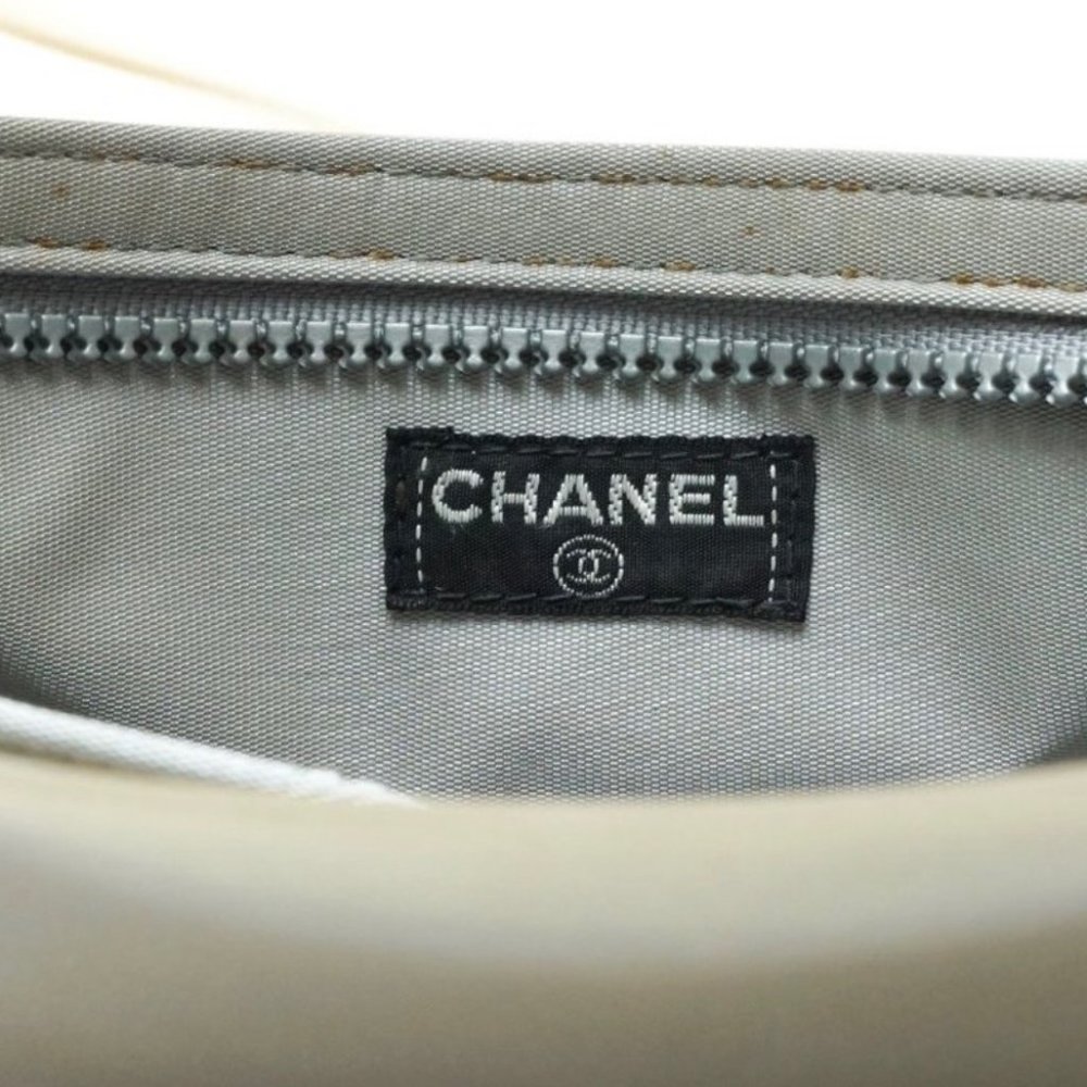 SALE! RARE - PREOWNED Chanel Silicone Gray Handbag - Picture 7 of 16